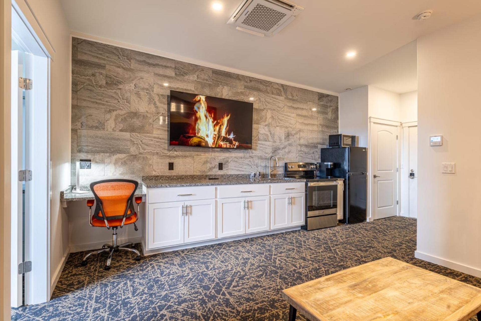 Stone Park Ellsworth-Bar Harbor Aparthotel Exterior foto